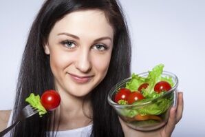 eating vegetable salad to lose weight in a week