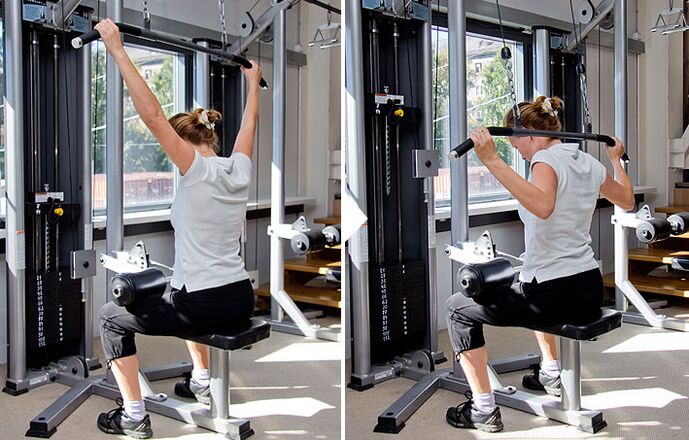 Pulling the block back and forth on the simulator helps to work the latissimus dorsi muscles